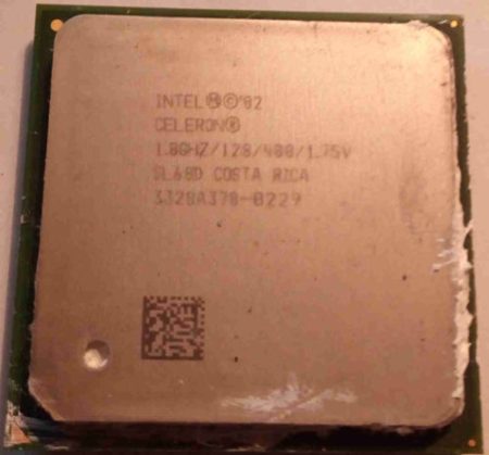 SL68D Intel CELERON, 1.8 GHz cache 128Kb L2 socket 478 set d'instructions 32 bits Bus 400 MHz FSB. 77°C