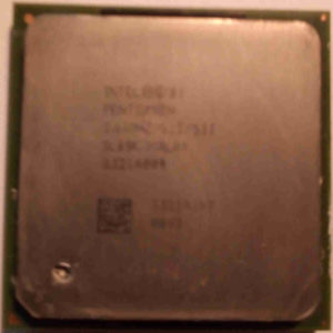 SL6SK Intel PENTIUM 4, 2.66GHz cache 512Kb L2 socket 478 set d'instructions 32 bits Bus 533 MHz FSB. 74°C
