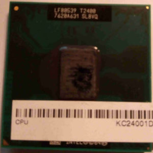 SL8VQ Intel CORE DUO T2400, 1.83GHz cache 2Mb L2 socket 478 set d'instructions 32 bits Bus 667MHz FSB. 100°C