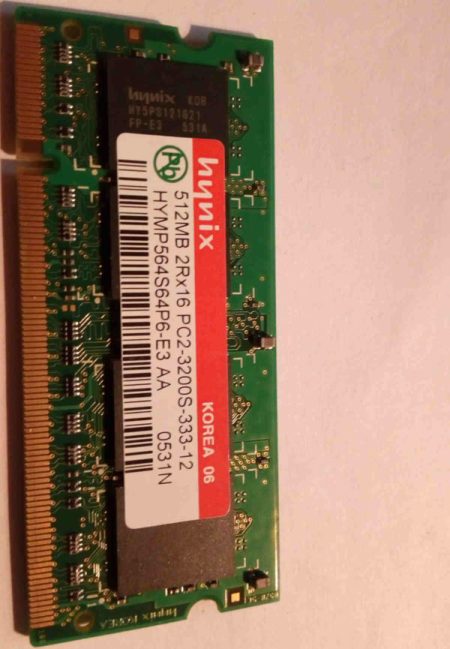 HYMP564S64P6-E3 AA RAM Portable Hynix DDR2 512 Mb non ECC PC2-3200S, taux de transfert 400MHz, latence programmable de CL3 à CL5, 1.8V (+/-0.1), garantie 2 ans