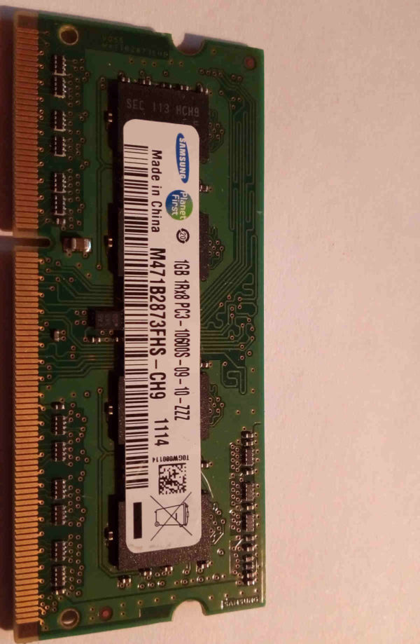 M471B2873FHS-CH9 RAM Portable Samsung DDR3 1Gb non ECC PC3-10600S, taux de transfert 1333MHz, latence CL9, temps du cycle 1.5ns, 1.5V (+/-0.075), garantie 2 ans