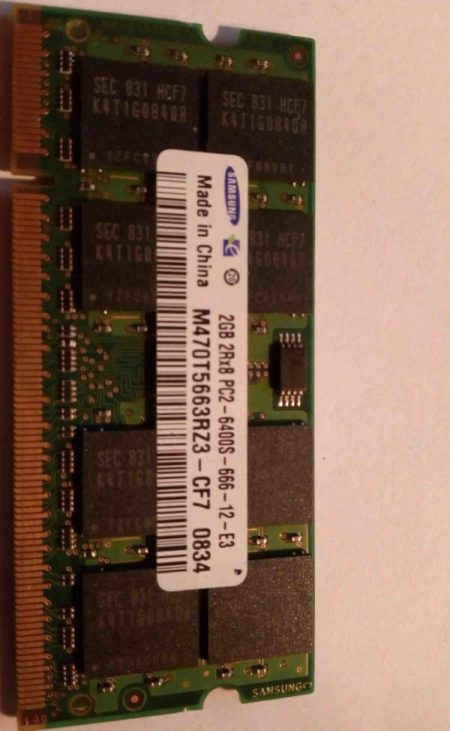 M470T5663RZ3-CF7 RAM Portable SAMSUNG DDR2 2Gb non ECC PC2-6400S, taux de transfert 800MHz, latence CL6, Voltage typique 1.8V Garantie 2 ans.