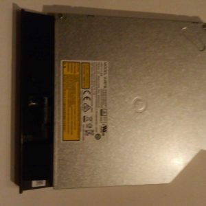 UJ8FB Panasonic lecteur graveur DVD SATA, vitesse lecture/écriture jusqu'à 24x, cache 2Mb, Demi hauteur, Garantie 2 ans,