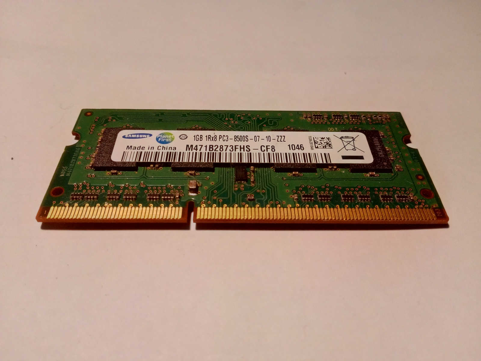 M471B2873FHS-CF8 RAM Portable Samsung DDR3 1Gb non ECC PC3-8500S, CL7 1066MHz 1.5V (+/-0.075)sans halogène ni plomb, garantie 2 ans.