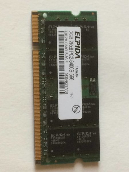 EBE21UE8ACUA-8G-E RAM Portable ELPIDA DDR2 2Gb non ECC PC2-6400S, latence CL6 non ECC, 1.8V +/-0.075. Garantie 2 ans.